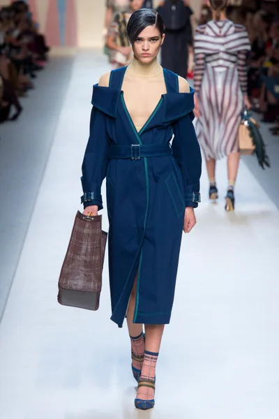 Look 17